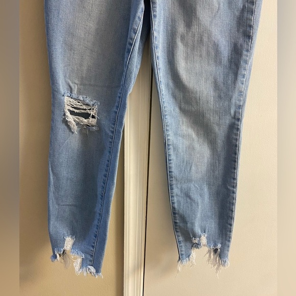 Judy Blue boyfriend jeans light wash frayed distressed Sz 28 - Picture 4 of 7